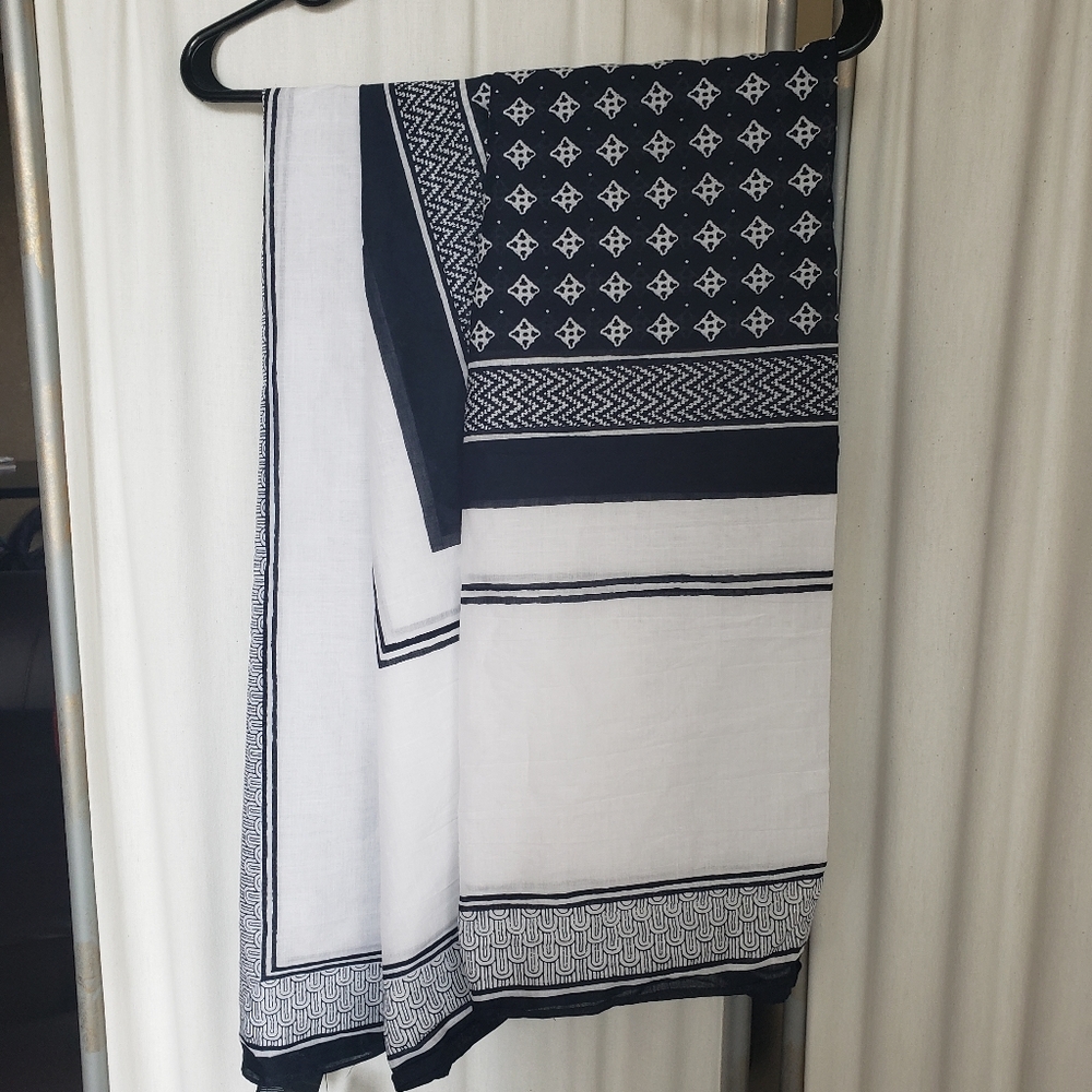 NWT Club Monaco Scarf